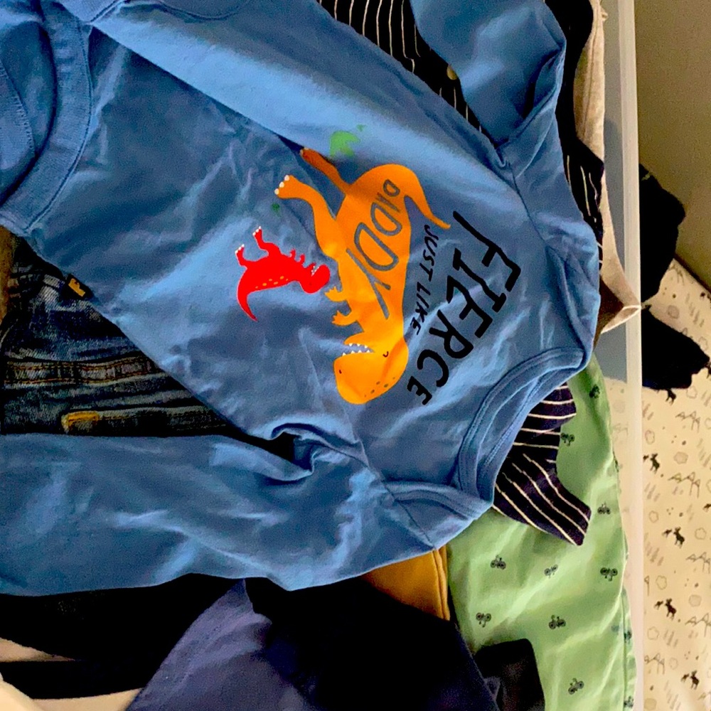 Mystery bag of boy clothes. - Picture 1 of 3